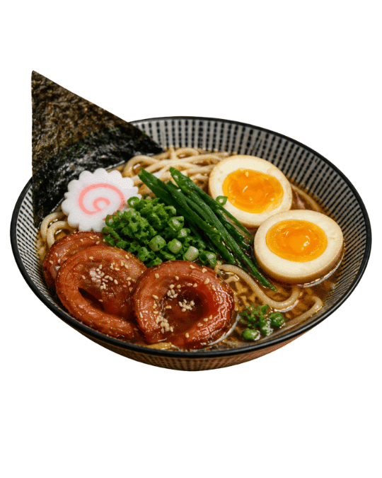 Miau Ramen — Caldo, huevo, tocineta enrollada, cebollín, naruto, alga nori.