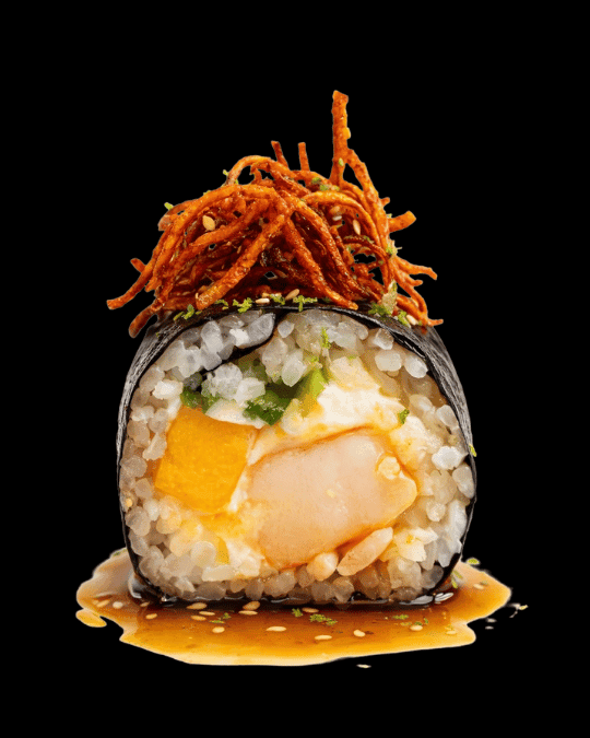 Ponzu Roll — Camarón salteado, piña, queso crema, kanikama, con salsa ponzu, salsa anguila.